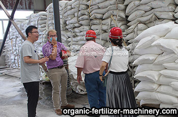 American customers visit Huaqiang fertilizer machine manufacturers