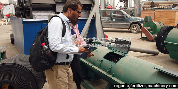 Saudi customers visit fertilizer equipment