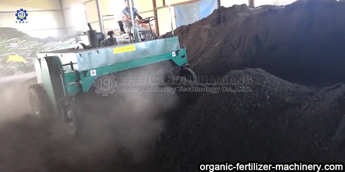 organic fertilizer equipment-walking compost turner